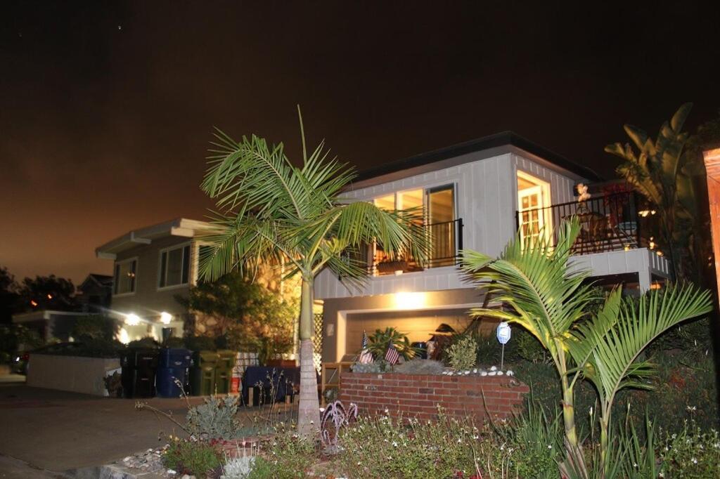 Affittacamere Overlooking Marina Del Rey Sailboats, Is Green Ginger Playa Del Rey On The Bluff, *